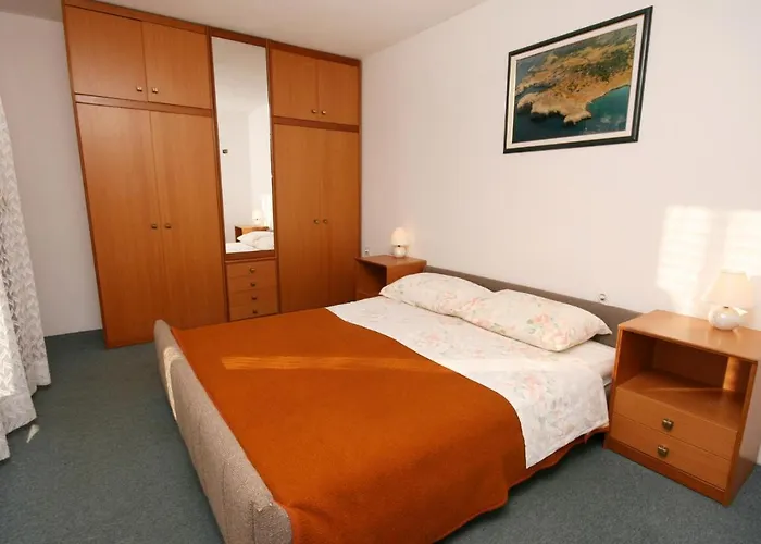 アパート With Parking Space Njivice, Krk - 2391