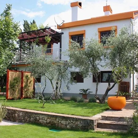 Apartments With A Parking Space Njivice, Krk - 2391 Apartment *