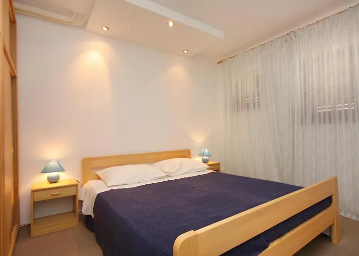 Apartman With Parking Space Njivice, Krk - 2391 Njivice