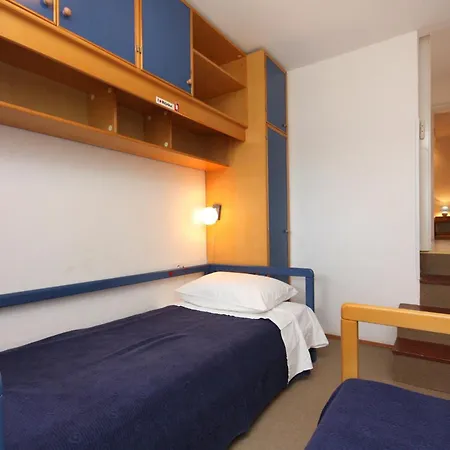 Apartman With Parking Space Njivice, Krk - 2391 *